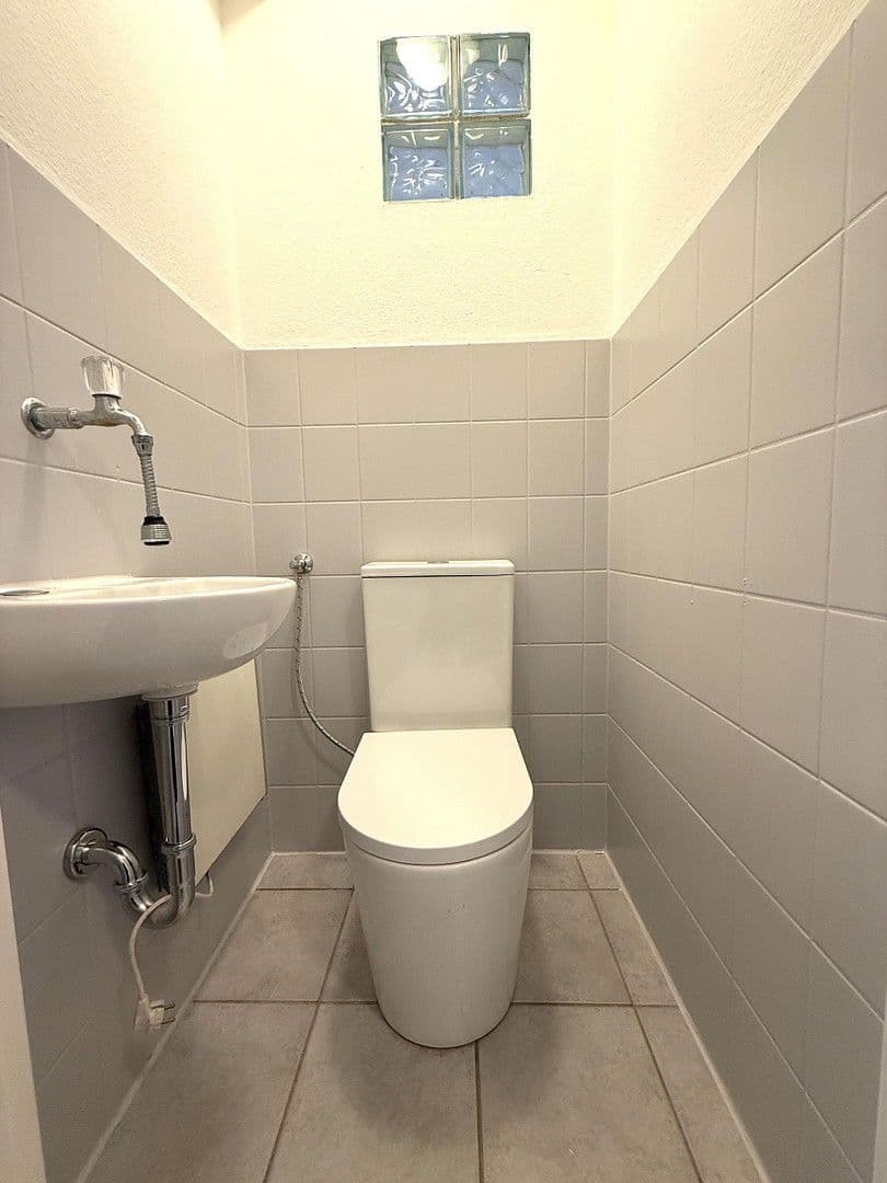 Pronájem bytu 5+1 92 m², Fliederstr. 1a, Rheinstetten, Bádensko-Württembersko Pronájem bytu 5+1 92 m², Fliederstr. 1a, Rheinstetten, Bádensko-Württembersko