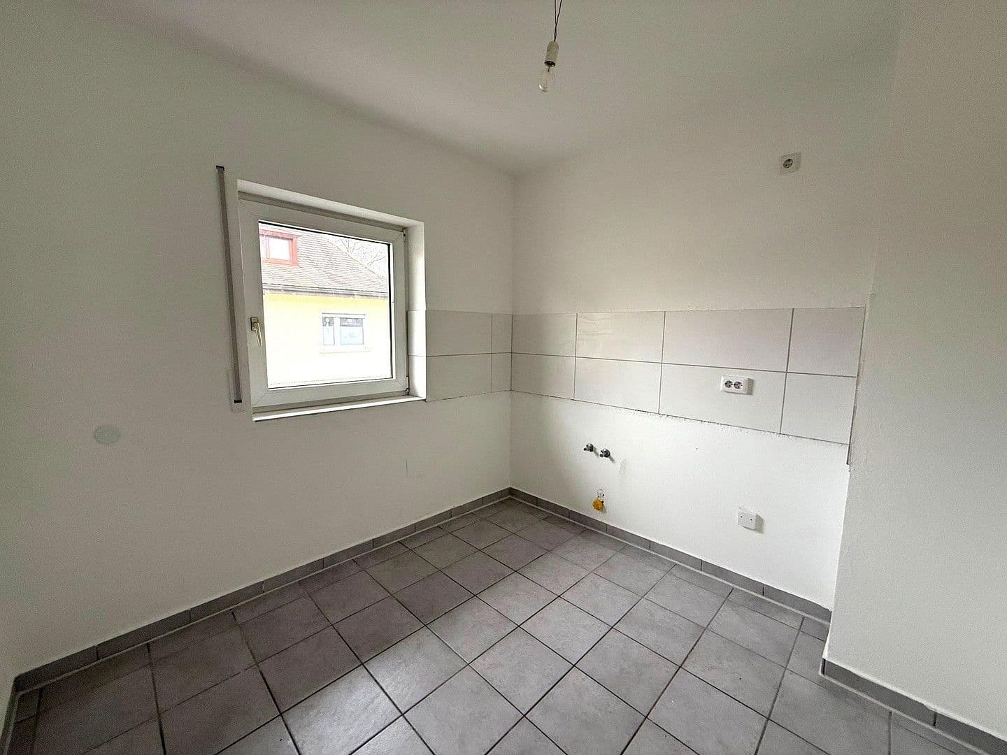 Pronájem bytu 5+1 92 m², Fliederstr. 1a, Rheinstetten, Bádensko-Württembersko Pronájem bytu 5+1 92 m², Fliederstr. 1a, Rheinstetten, Bádensko-Württembersko