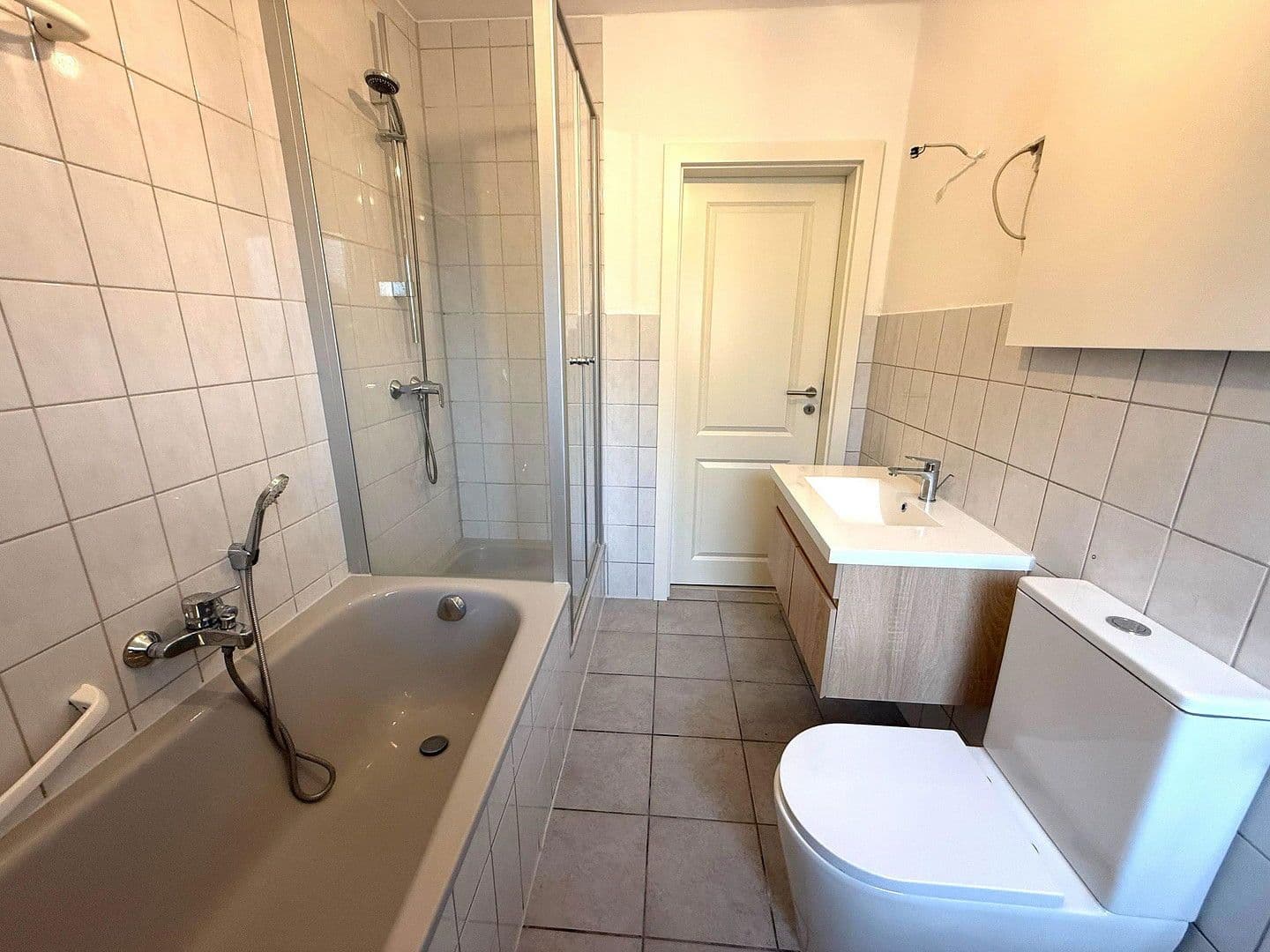 Pronájem bytu 5+1 92 m², Fliederstr. 1a, Rheinstetten, Bádensko-Württembersko Pronájem bytu 5+1 92 m², Fliederstr. 1a, Rheinstetten, Bádensko-Württembersko
