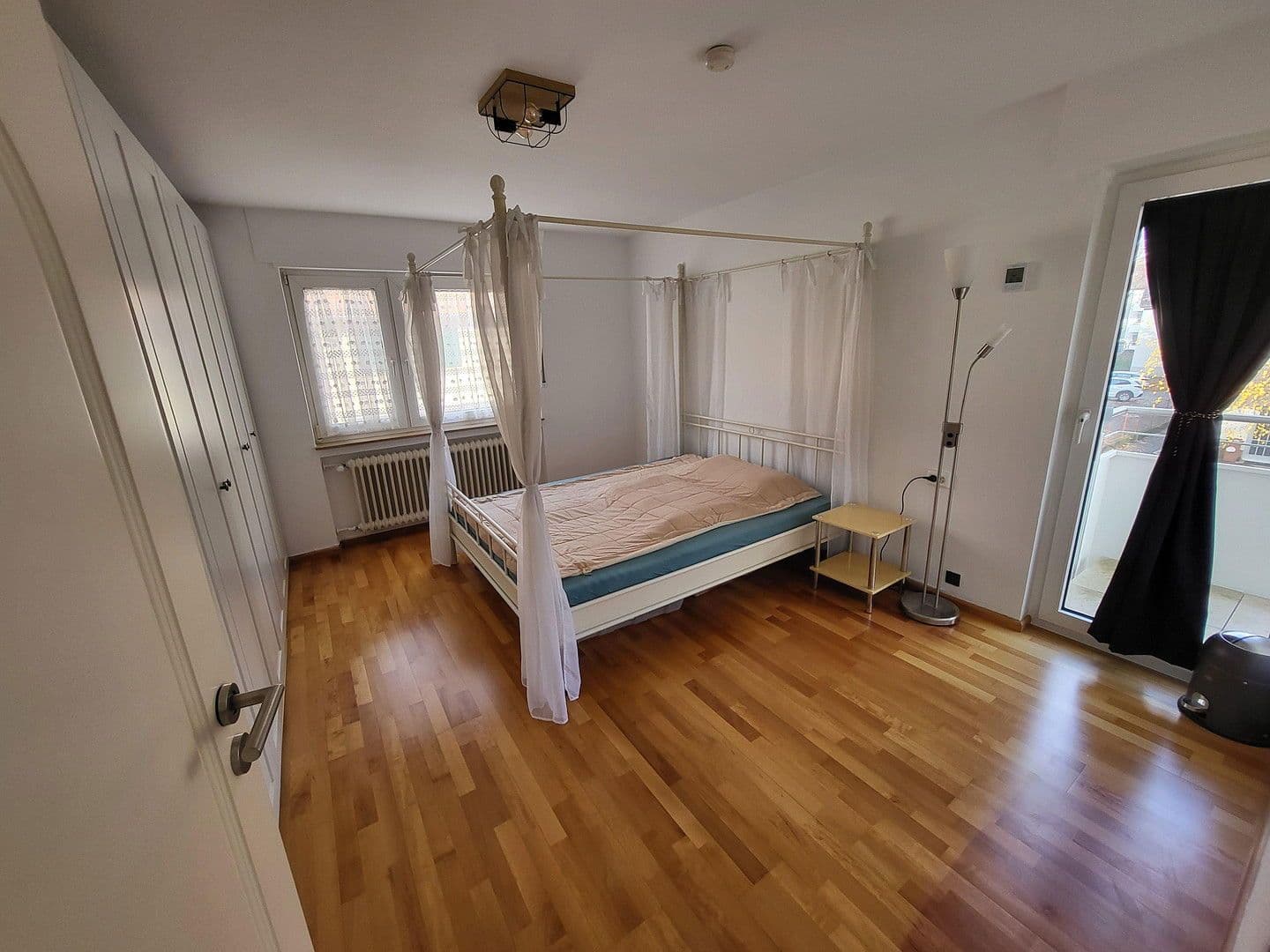 Pronájem bytu 3+kk 85 m², Stuttgart, Bádensko-Württembersko Pronájem bytu 3+kk 85 m², Stuttgart, Bádensko-Württembersko