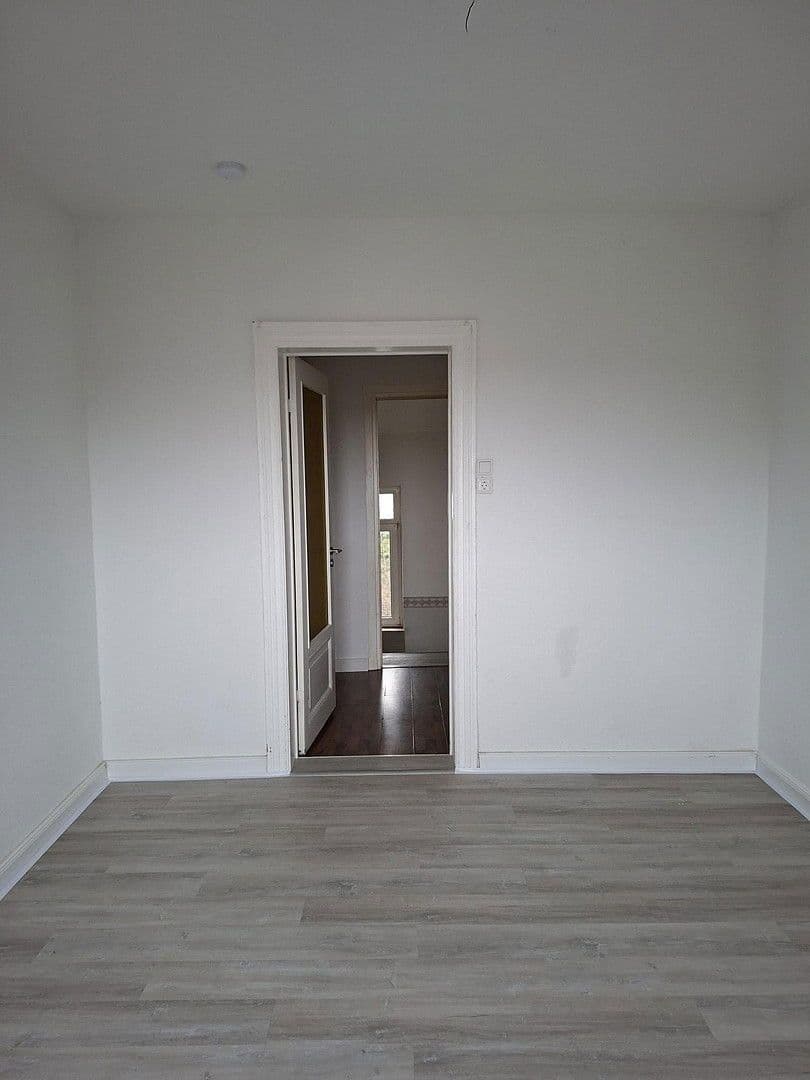 Pronájem bytu 4+1 75 m², Radellstraße 15, Bremerhaven, Bremen Pronájem bytu 4+1 75 m², Radellstraße 15, Bremerhaven, Bremen