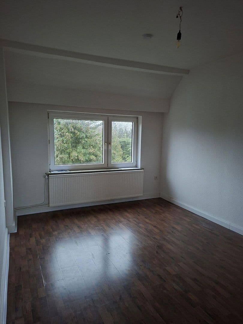 Pronájem bytu 4+1 75 m², Radellstraße 15, Bremerhaven, Bremen Pronájem bytu 4+1 75 m², Radellstraße 15, Bremerhaven, Bremen