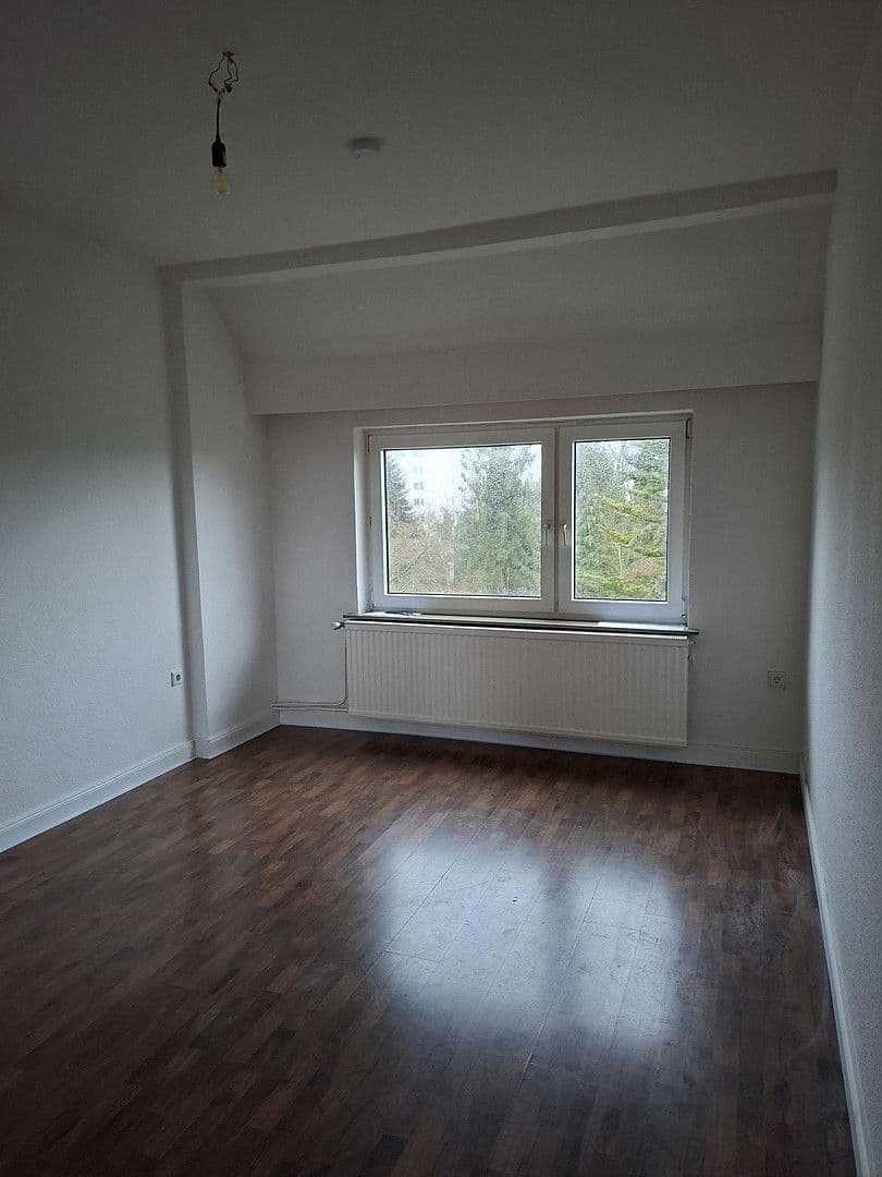 Pronájem bytu 4+1 75 m², Radellstraße 15, Bremerhaven, Bremen Pronájem bytu 4+1 75 m², Radellstraße 15, Bremerhaven, Bremen