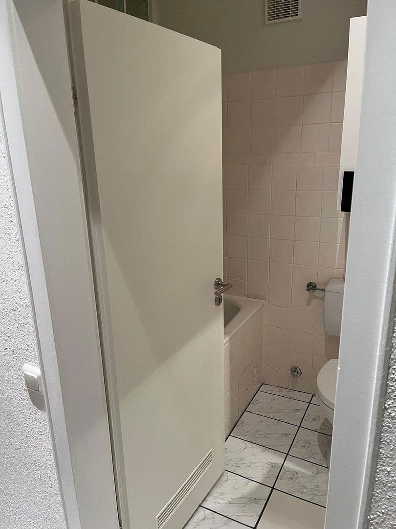 Pronájem bytu 2+1 34 m², Hattinger Str. 915, Bochum, Severní Porýní-Vestfálsko Pronájem bytu 2+1 34 m², Hattinger Str. 915, Bochum, Severní Porýní-Vestfálsko