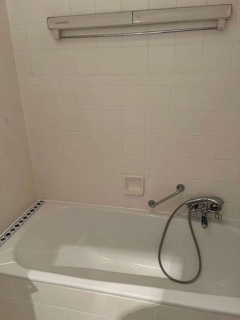 Pronájem bytu 2+1 34 m², Hattinger Str. 915, Bochum, Severní Porýní-Vestfálsko Pronájem bytu 2+1 34 m², Hattinger Str. 915, Bochum, Severní Porýní-Vestfálsko