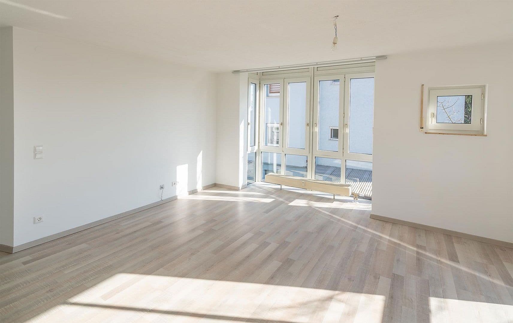 Pronájem bytu 2+kk 74 m², Hochdorfer Straße 24, Ludwigsburg, Bádensko-Württembersko Pronájem bytu 2+kk 74 m², Hochdorfer Straße 24, Ludwigsburg, Bádensko-Württembersko