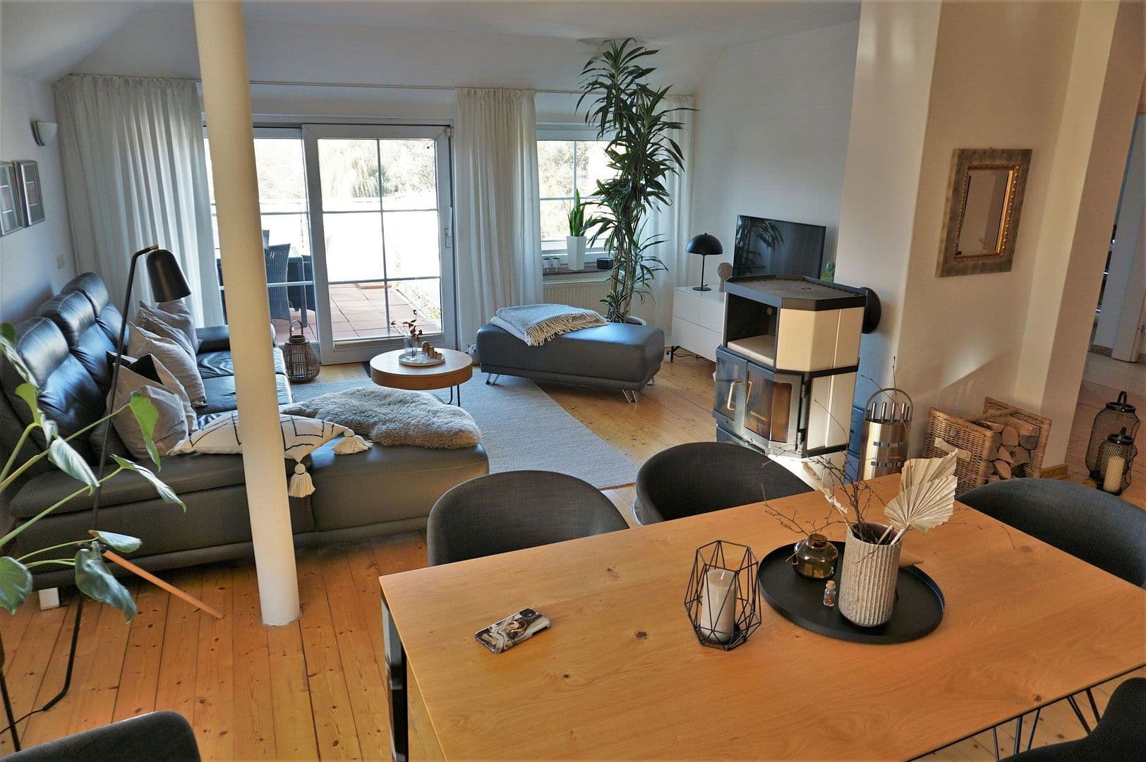 Pronájem bytu 4+1 148 m², Rinteln, Dolní Sasko Pronájem bytu 4+1 148 m², Rinteln, Dolní Sasko