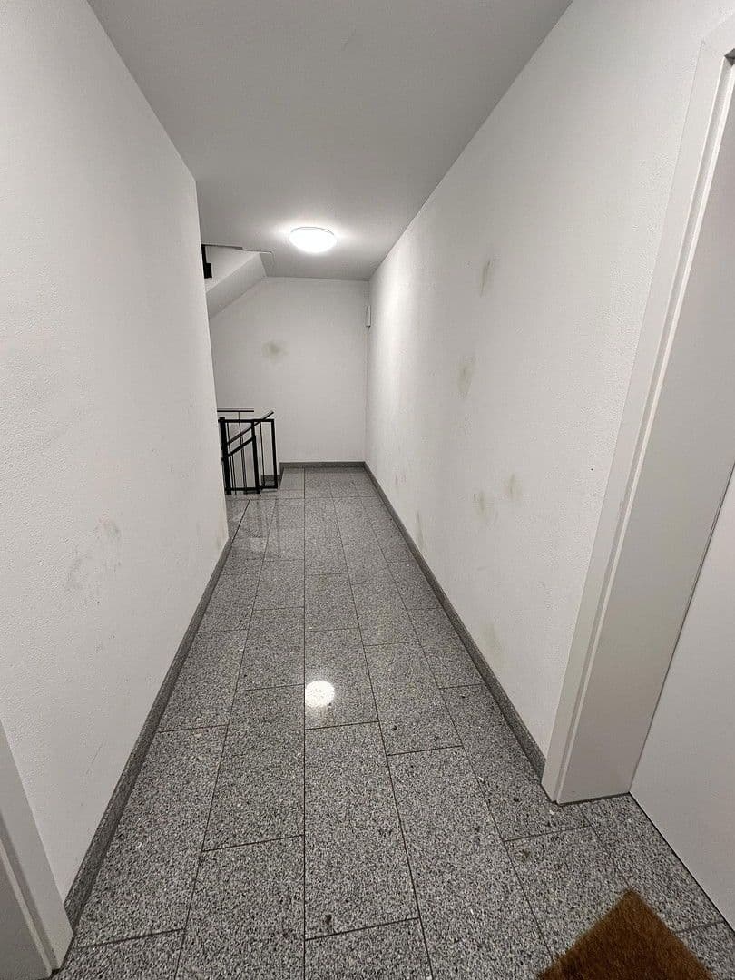 Pronájem bytu 2+1 55 m², Inniinngerstr 10, Augsburg, Bavorsko Pronájem bytu 2+1 55 m², Inniinngerstr 10, Augsburg, Bavorsko