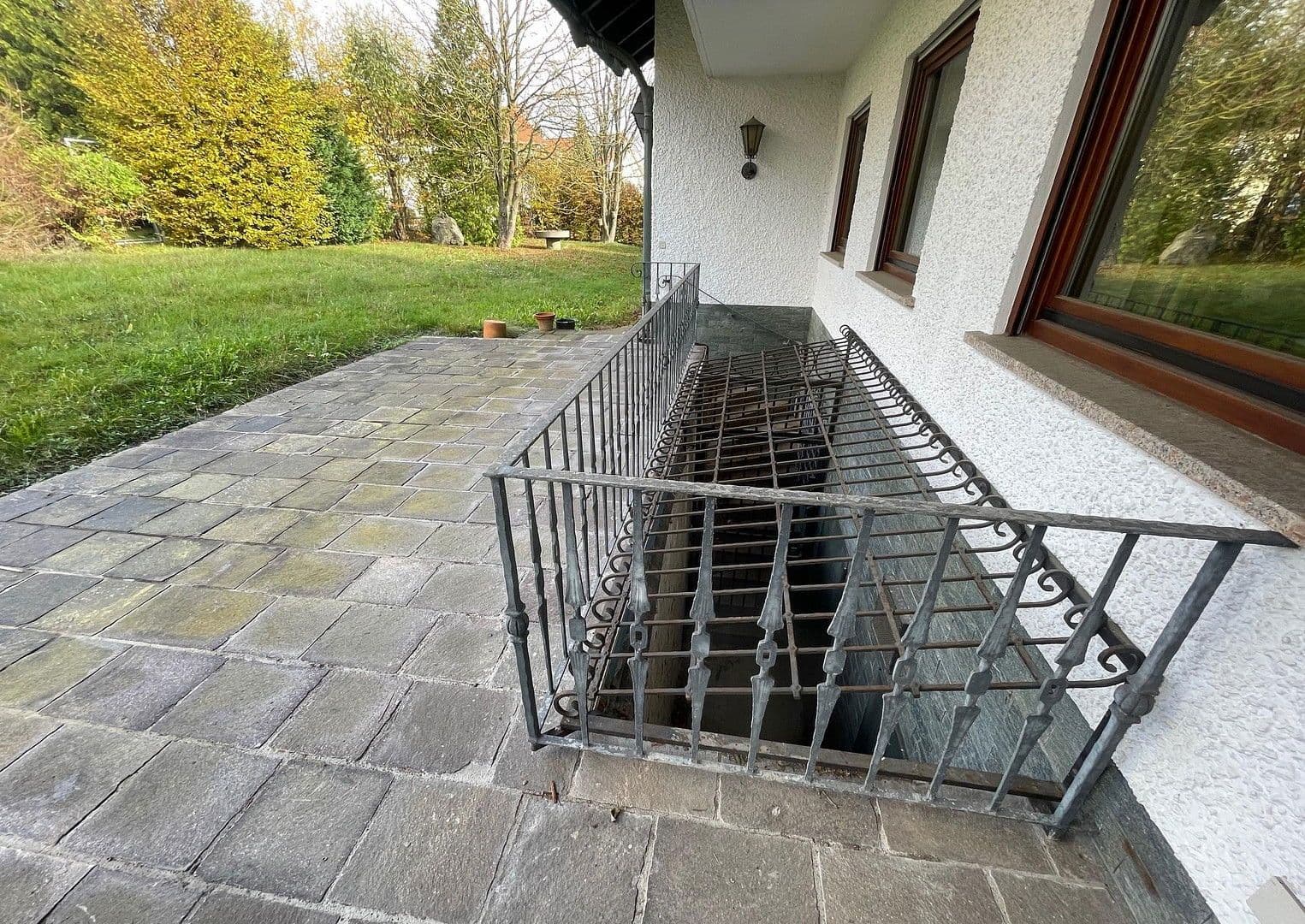 Prodej domu 478 m², pozemek 1.827 m², Neuhof, Hessen Prodej domu 478 m², pozemek 1.827 m², Neuhof, Hessen