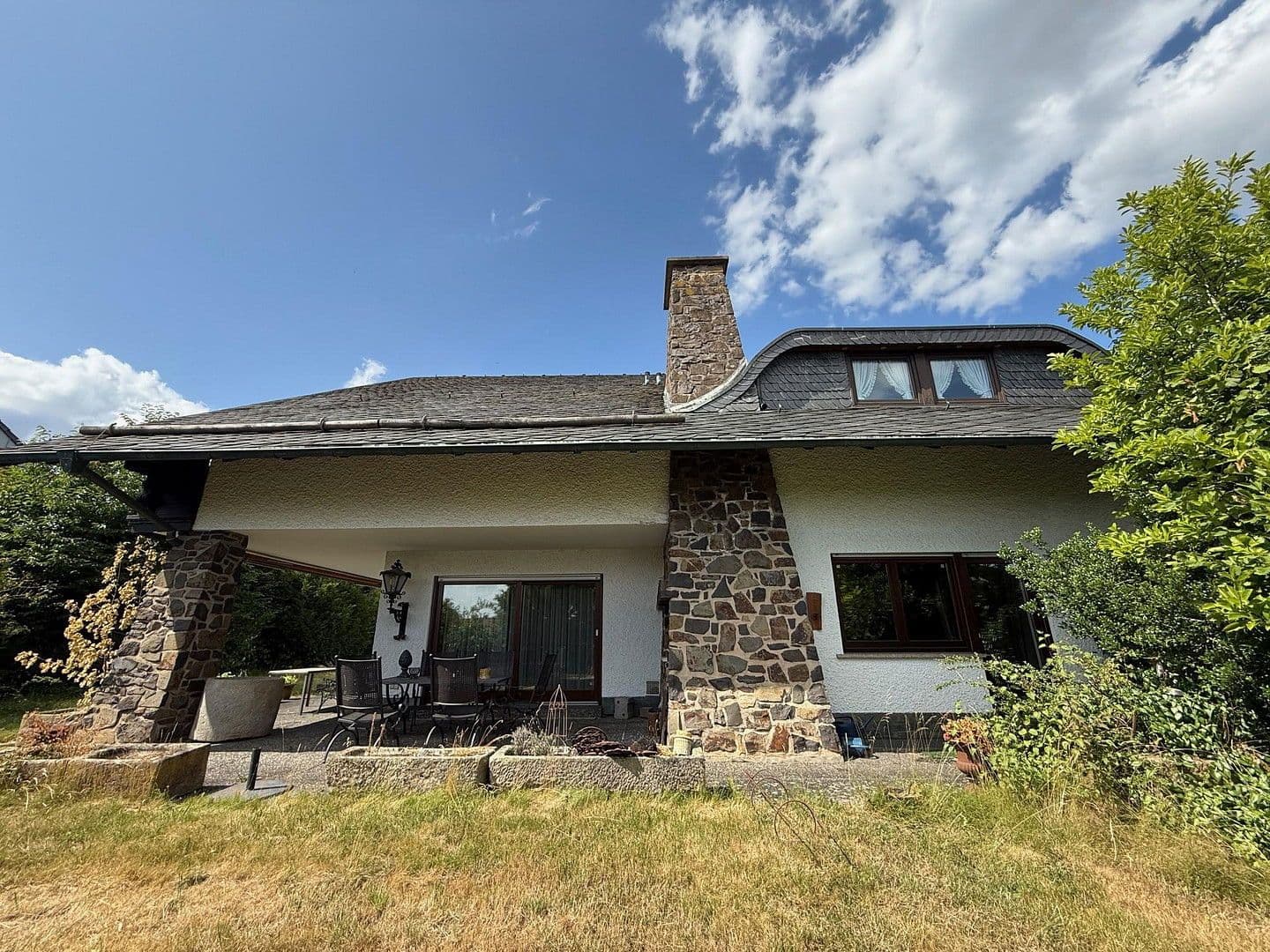 Prodej domu 478 m², pozemek 1.827 m², Neuhof, Hessen Prodej domu 478 m², pozemek 1.827 m², Neuhof, Hessen