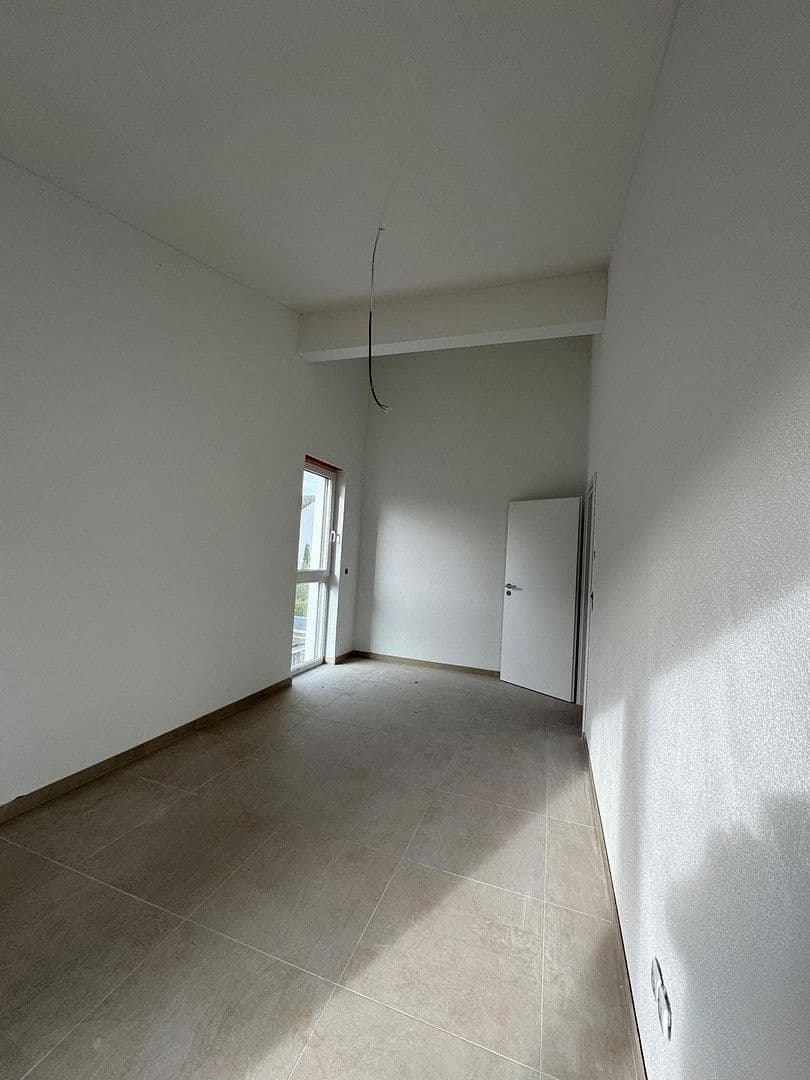 Prodej domu 166 m², pozemek 280 m², Graf-Stauffenberg-Ring 83, Bad Homburg vor der Höhe, Hessen Prodej domu 166 m², pozemek 280 m², Graf-Stauffenberg-Ring 83, Bad Homburg vor der Höhe, Hessen