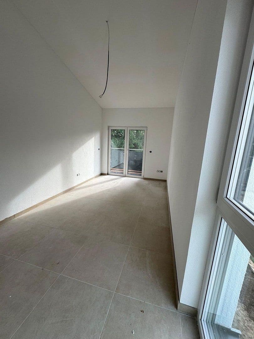 Prodej domu 166 m², pozemek 280 m², Graf-Stauffenberg-Ring 83, Bad Homburg vor der Höhe, Hessen Prodej domu 166 m², pozemek 280 m², Graf-Stauffenberg-Ring 83, Bad Homburg vor der Höhe, Hessen