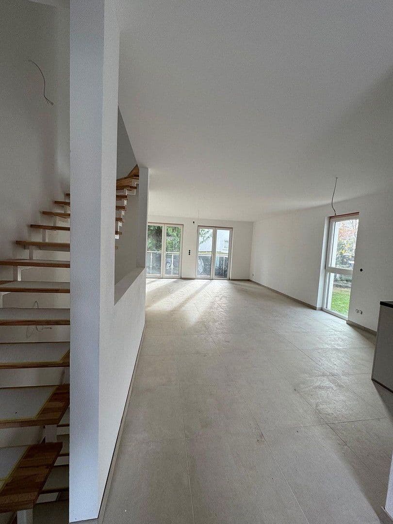 Prodej domu 166 m², pozemek 280 m², Graf-Stauffenberg-Ring 83, Bad Homburg vor der Höhe, Hessen Prodej domu 166 m², pozemek 280 m², Graf-Stauffenberg-Ring 83, Bad Homburg vor der Höhe, Hessen