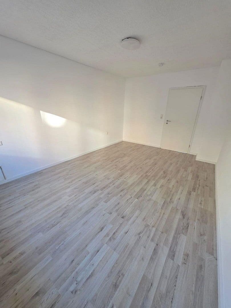 Pronájem bytu 2+1 68 m², Hohenstaufenstr. 56, Pforzheim, Bádensko-Württembersko Pronájem bytu 2+1 68 m², Hohenstaufenstr. 56, Pforzheim, Bádensko-Württembersko