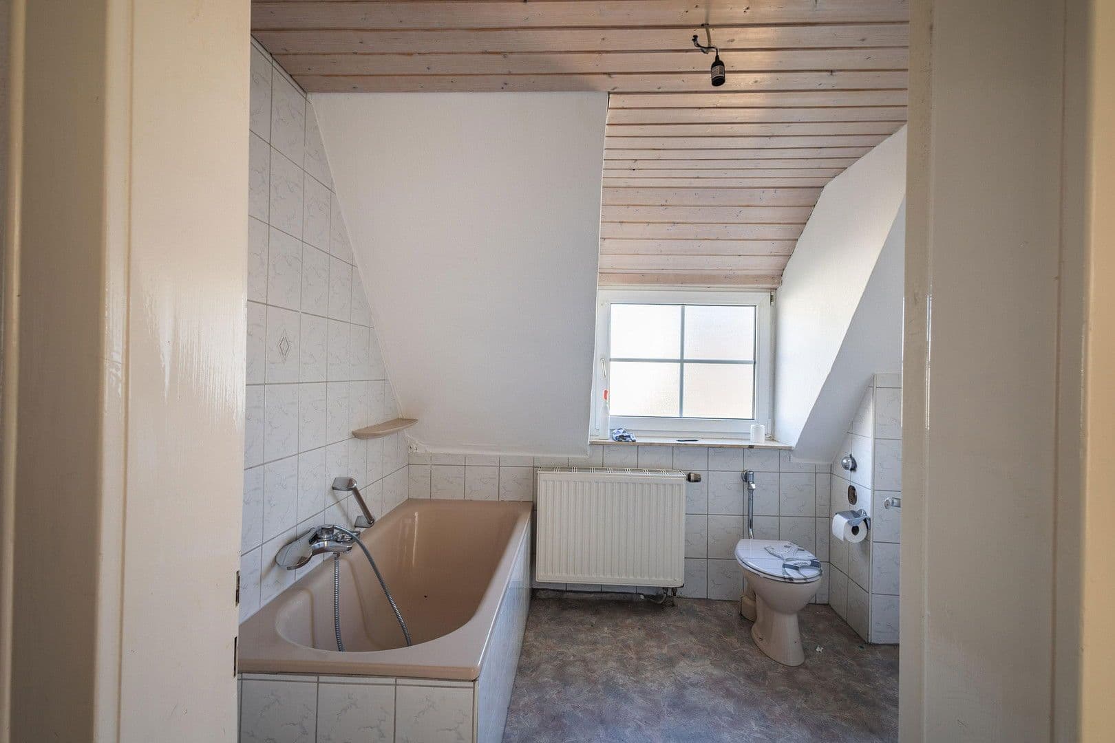 Prodej domu 118 m², pozemek 1.157 m², Ichenhausen, Bavorsko Prodej domu 118 m², pozemek 1.157 m², Ichenhausen, Bavorsko