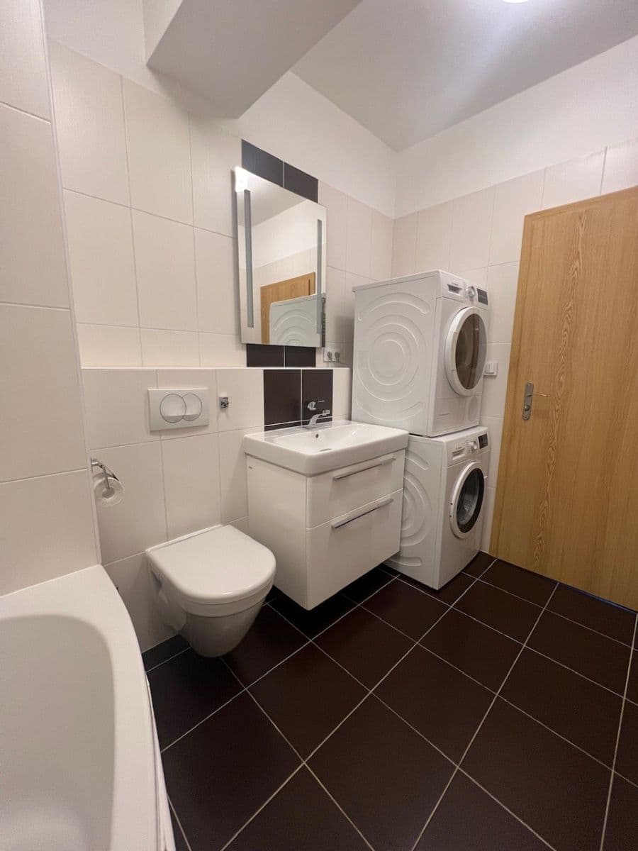 Pronájem bytu 2+kk 68 m², Podlesí II, Zlín, Zlínský kraj Pronájem bytu 2+kk 68 m², Podlesí II, Zlín, Zlínský kraj