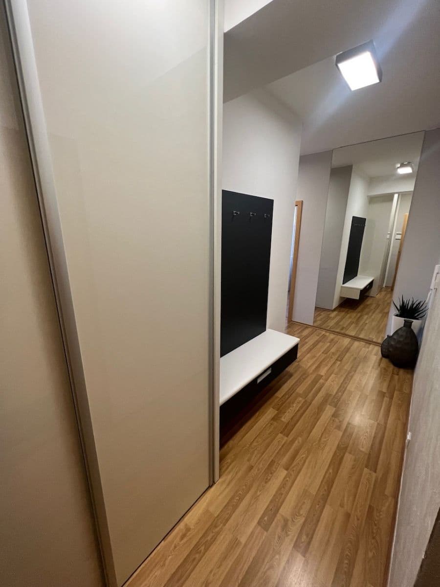 Pronájem bytu 2+kk 68 m², Podlesí II, Zlín, Zlínský kraj Pronájem bytu 2+kk 68 m², Podlesí II, Zlín, Zlínský kraj