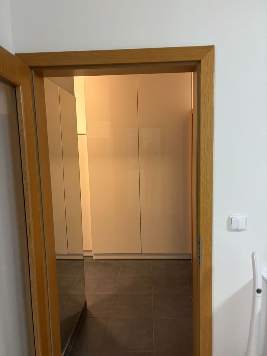 Prodej bytu 2+kk 54 m², V Dolině, Praha, Praha Prodej bytu 2+kk 54 m², V Dolině, Praha, Praha