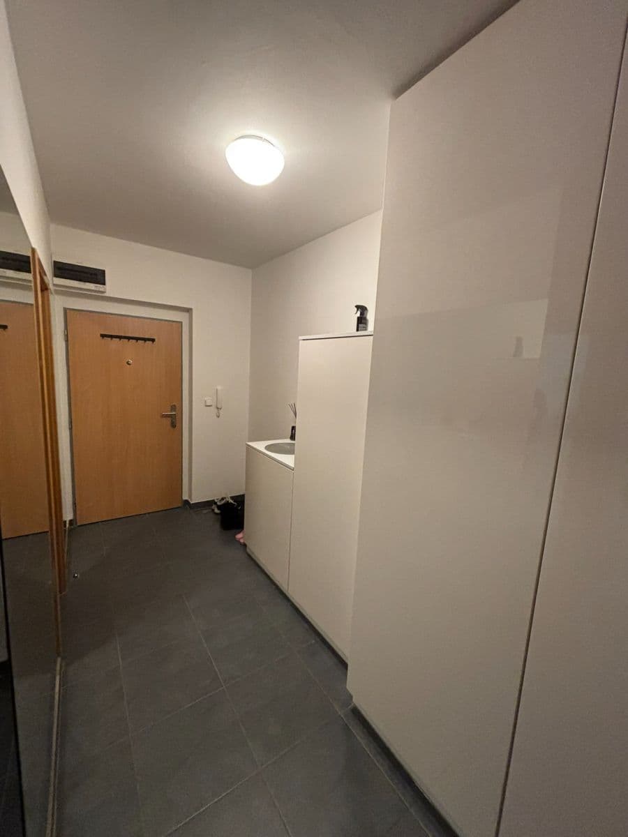 Prodej bytu 2+kk 54 m², V Dolině, Praha, Praha Prodej bytu 2+kk 54 m², V Dolině, Praha, Praha