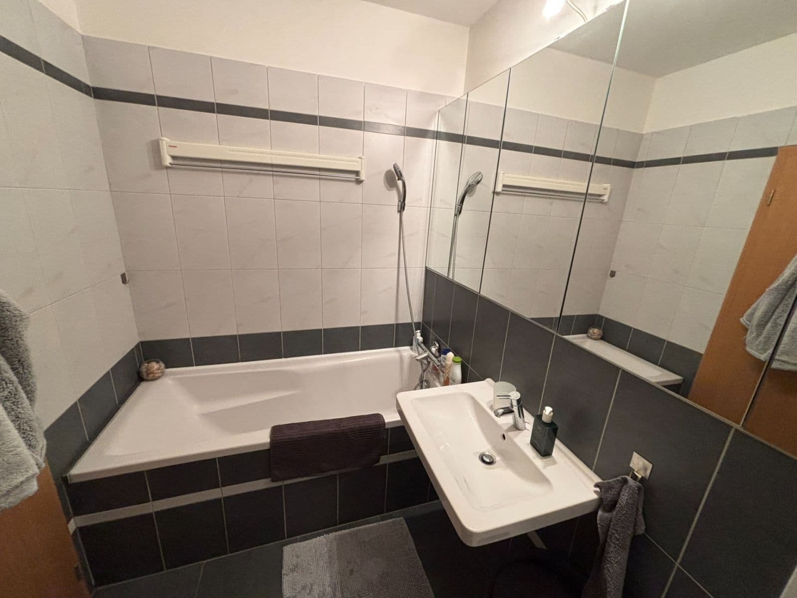 Prodej bytu 2+kk 54 m², V Dolině, Praha, Praha Prodej bytu 2+kk 54 m², V Dolině, Praha, Praha