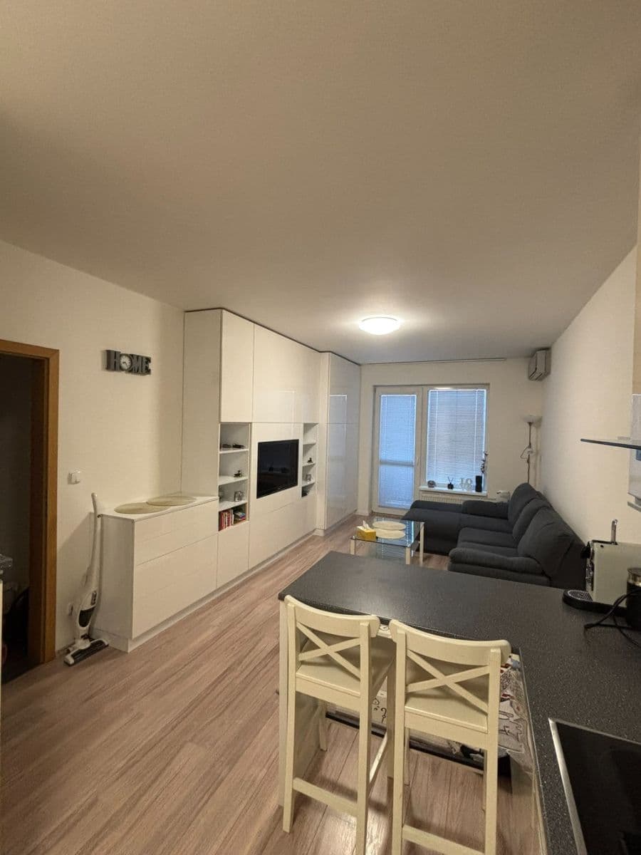 Prodej bytu 2+kk 54 m², V Dolině, Praha, Praha Prodej bytu 2+kk 54 m², V Dolině, Praha, Praha