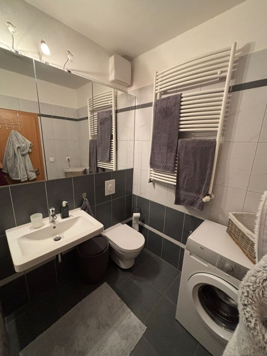 Prodej bytu 2+kk 54 m², V Dolině, Praha, Praha Prodej bytu 2+kk 54 m², V Dolině, Praha, Praha