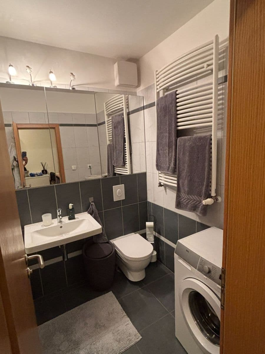 Prodej bytu 2+kk 54 m², V Dolině, Praha, Praha Prodej bytu 2+kk 54 m², V Dolině, Praha, Praha
