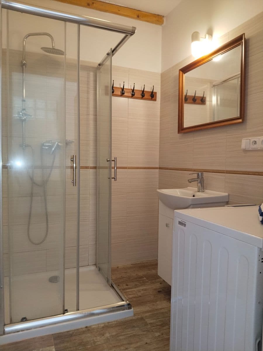 Pronájem bytu 2+kk 39 m², Mírové náměstí, Kouřim, Středočeský kraj Pronájem bytu 2+kk 39 m², Mírové náměstí, Kouřim, Středočeský kraj