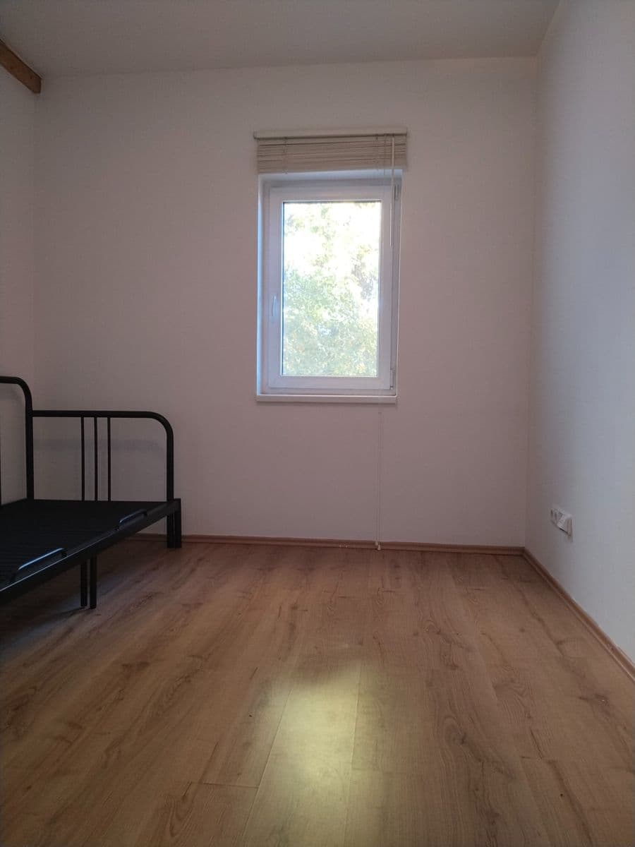 Pronájem bytu 2+kk 39 m², Mírové náměstí, Kouřim, Středočeský kraj Pronájem bytu 2+kk 39 m², Mírové náměstí, Kouřim, Středočeský kraj