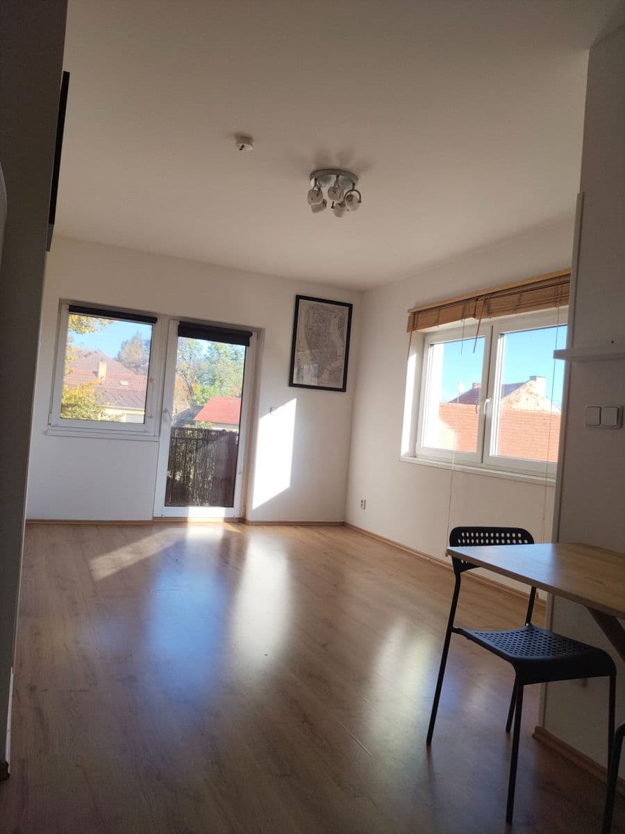 Pronájem bytu 2+kk 39 m², Mírové náměstí, Kouřim, Středočeský kraj Pronájem bytu 2+kk 39 m², Mírové náměstí, Kouřim, Středočeský kraj