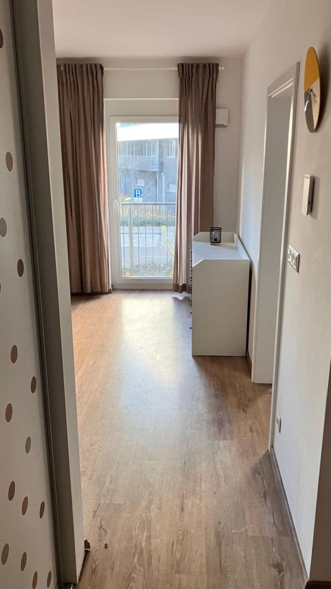 Pronájem bytu 2+1 44 m², Hraničná, Ružinov, Bratislavský kraj Pronájem bytu 2+1 44 m², Hraničná, Ružinov, Bratislavský kraj