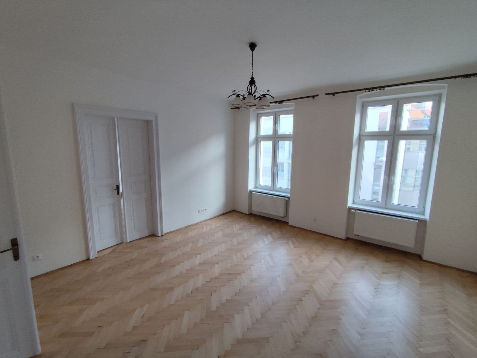 Pronájem bytu 3+1 100 m², Bratislava - mestská časť Staré Mesto, Bratislavský kraj Pronájem bytu 3+1 100 m², Bratislava - mestská časť Staré Mesto, Bratislavský kraj