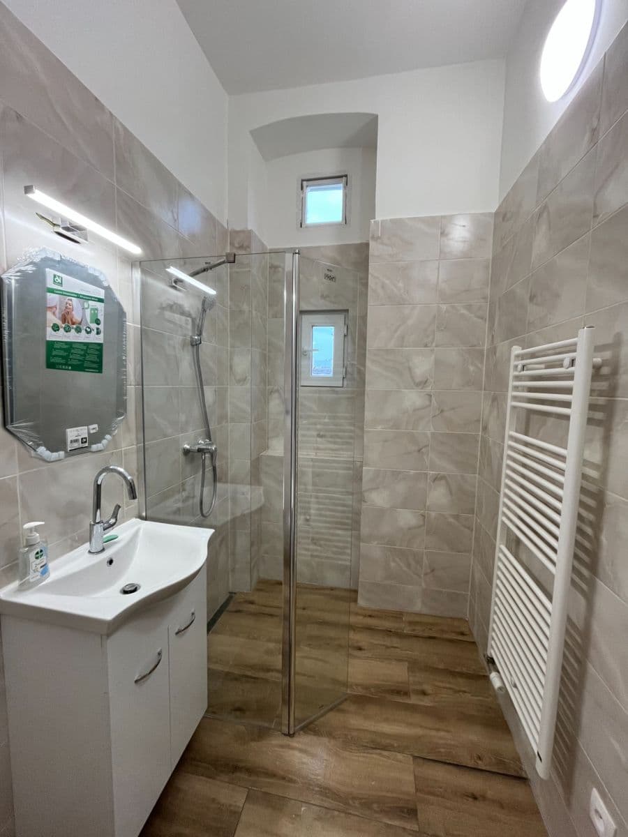 Pronájem bytu 3+1 100 m², Bratislava - mestská časť Staré Mesto, Bratislavský kraj Pronájem bytu 3+1 100 m², Bratislava - mestská časť Staré Mesto, Bratislavský kraj