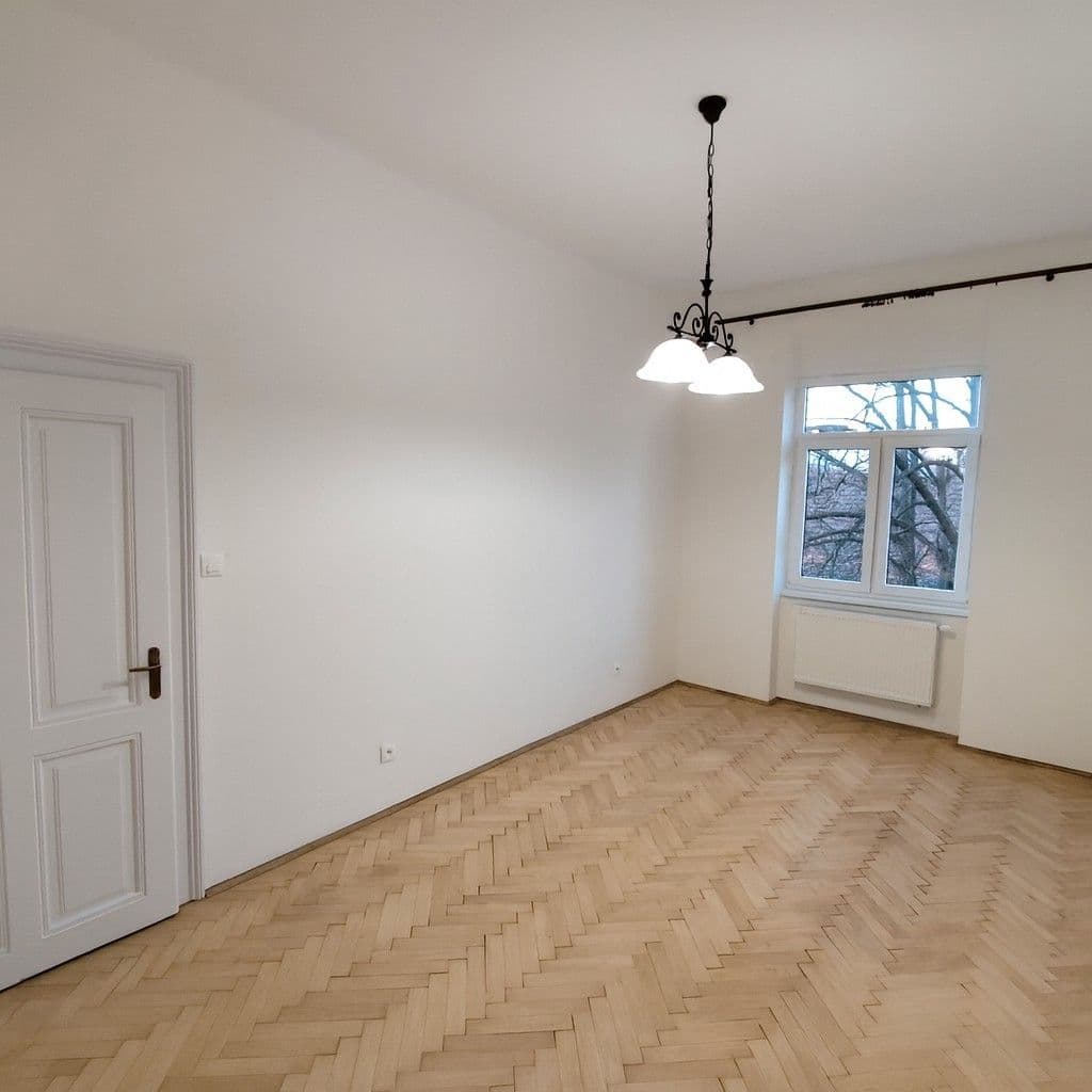 Pronájem bytu 3+1 100 m², Bratislava - mestská časť Staré Mesto, Bratislavský kraj Pronájem bytu 3+1 100 m², Bratislava - mestská časť Staré Mesto, Bratislavský kraj