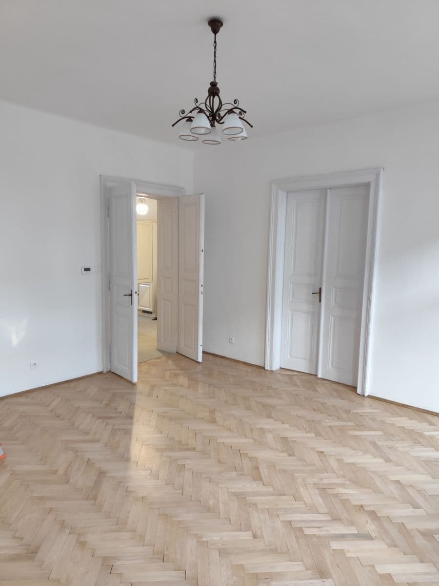 Pronájem bytu 3+1 100 m², Bratislava - mestská časť Staré Mesto, Bratislavský kraj Pronájem bytu 3+1 100 m², Bratislava - mestská časť Staré Mesto, Bratislavský kraj