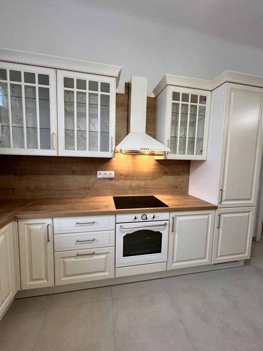 Pronájem bytu 3+1 100 m², Bratislava - mestská časť Staré Mesto, Bratislavský kraj Pronájem bytu 3+1 100 m², Bratislava - mestská časť Staré Mesto, Bratislavský kraj