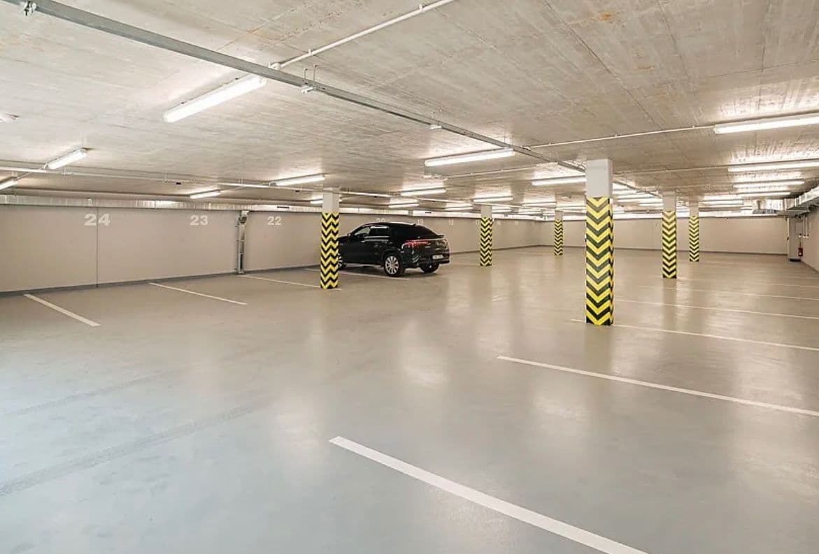 Pronájem garáže 30 m², Stočesova, Praha, Praha Pronájem garáže 30 m², Stočesova, Praha, Praha