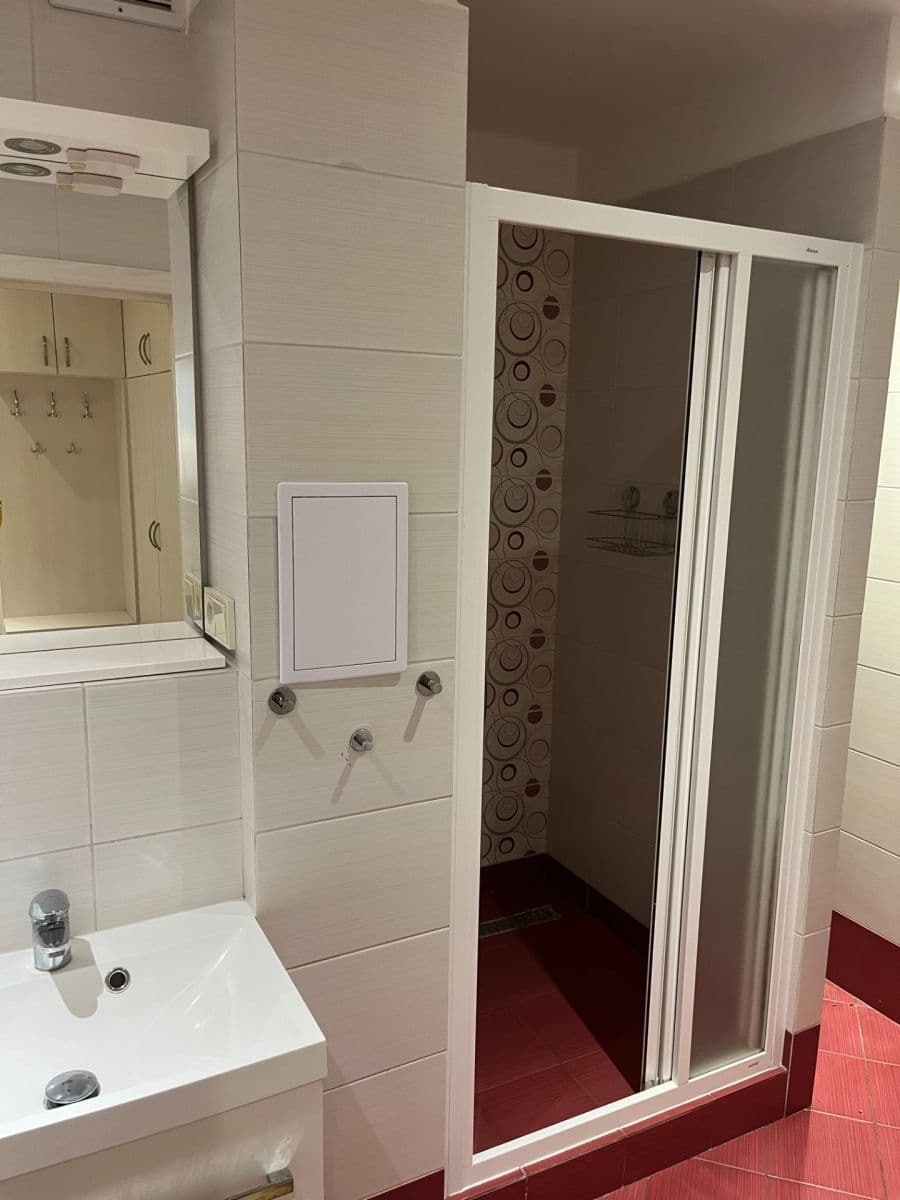 Pronájem bytu 2+kk 54 m², Na Poustkách, Praha, Praha Pronájem bytu 2+kk 54 m², Na Poustkách, Praha, Praha