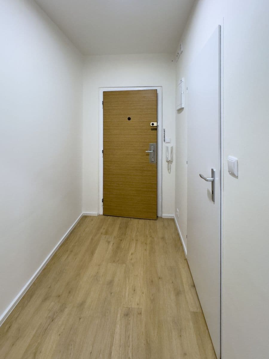 Pronájem bytu 2+kk 42 m², Ciolkovského, Praha, Praha Pronájem bytu 2+kk 42 m², Ciolkovského, Praha, Praha