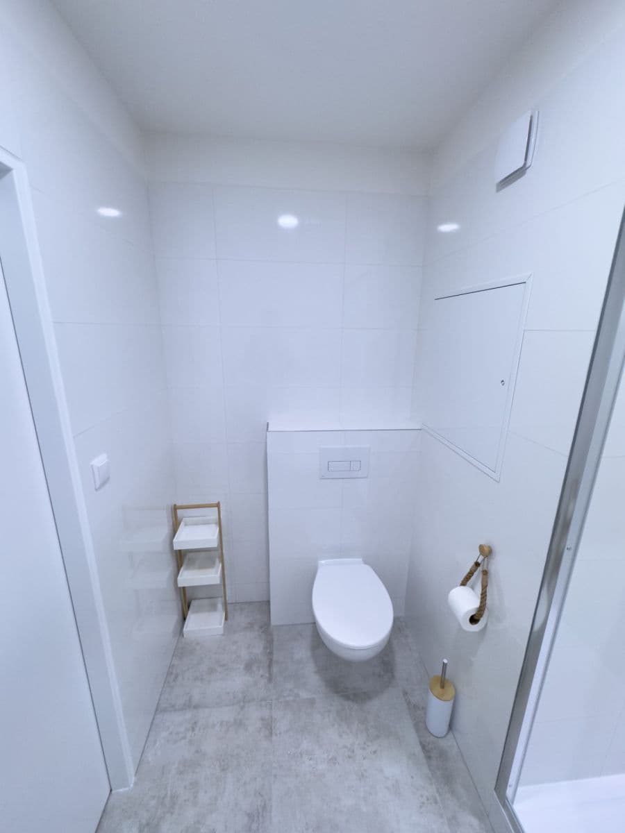 Pronájem bytu 2+kk 42 m², Ciolkovského, Praha, Praha Pronájem bytu 2+kk 42 m², Ciolkovského, Praha, Praha