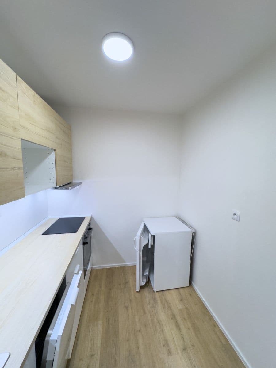 Pronájem bytu 2+kk 42 m², Ciolkovského, Praha, Praha Pronájem bytu 2+kk 42 m², Ciolkovského, Praha, Praha