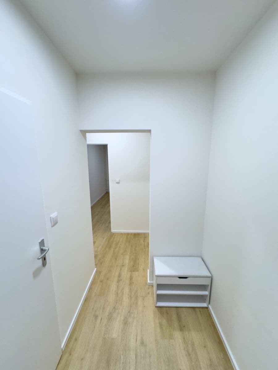 Pronájem bytu 2+kk 42 m², Ciolkovského, Praha, Praha Pronájem bytu 2+kk 42 m², Ciolkovského, Praha, Praha