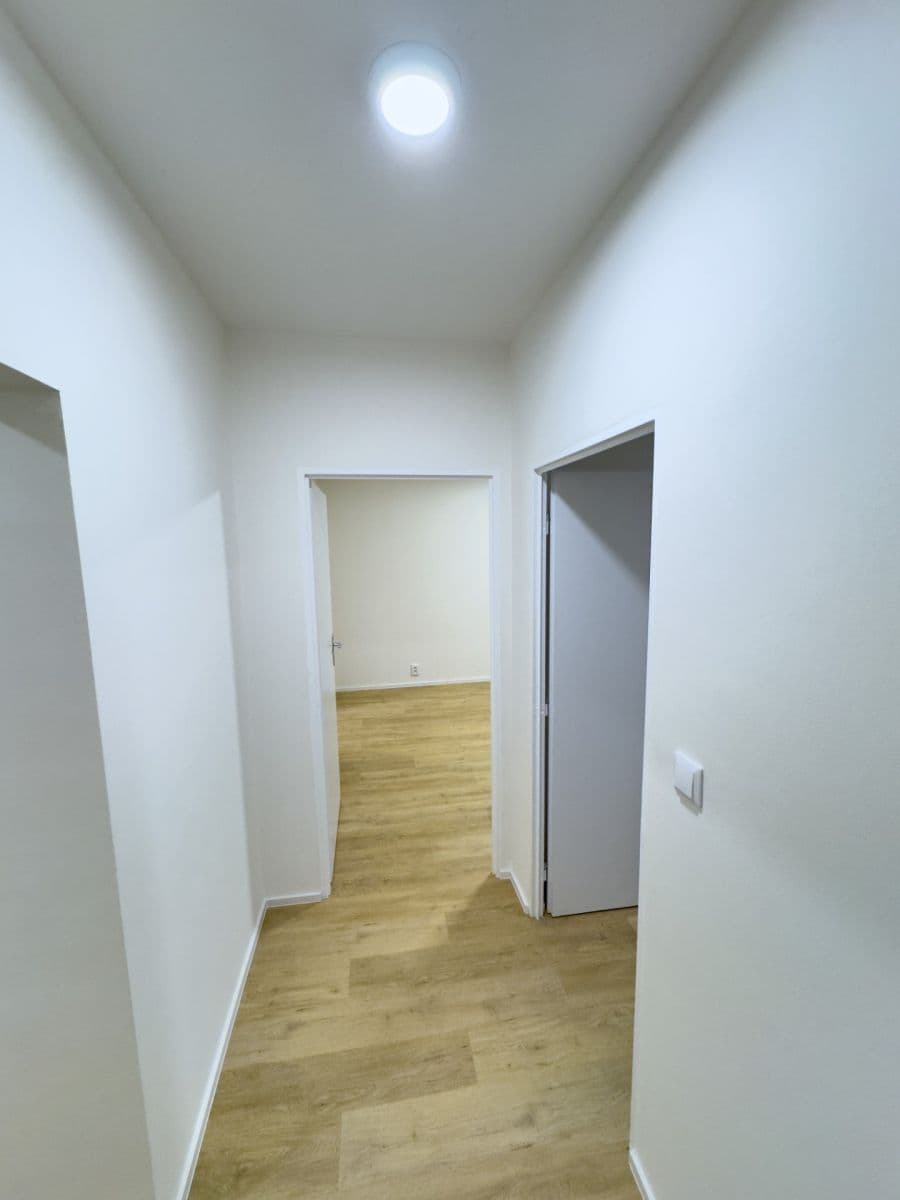 Pronájem bytu 2+kk 42 m², Ciolkovského, Praha, Praha Pronájem bytu 2+kk 42 m², Ciolkovského, Praha, Praha