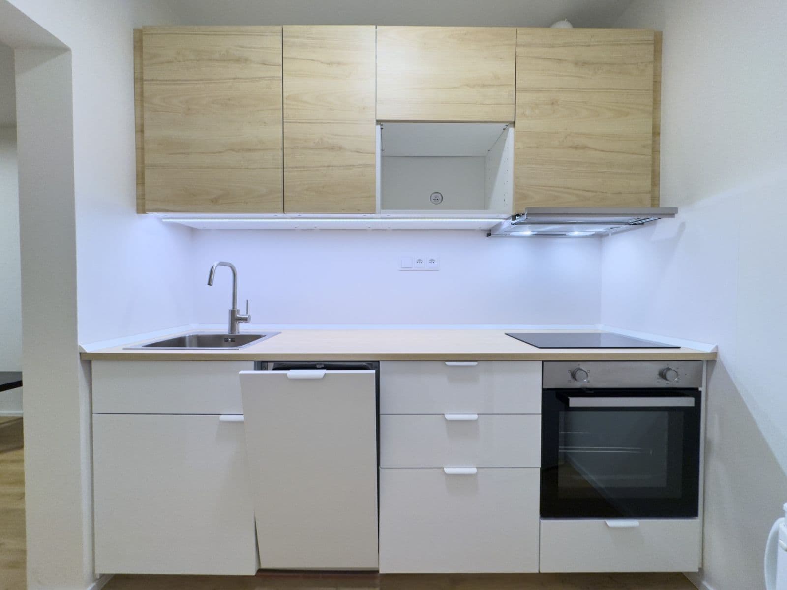 Pronájem bytu 2+kk 42 m², Ciolkovského, Praha, Praha Pronájem bytu 2+kk 42 m², Ciolkovského, Praha, Praha