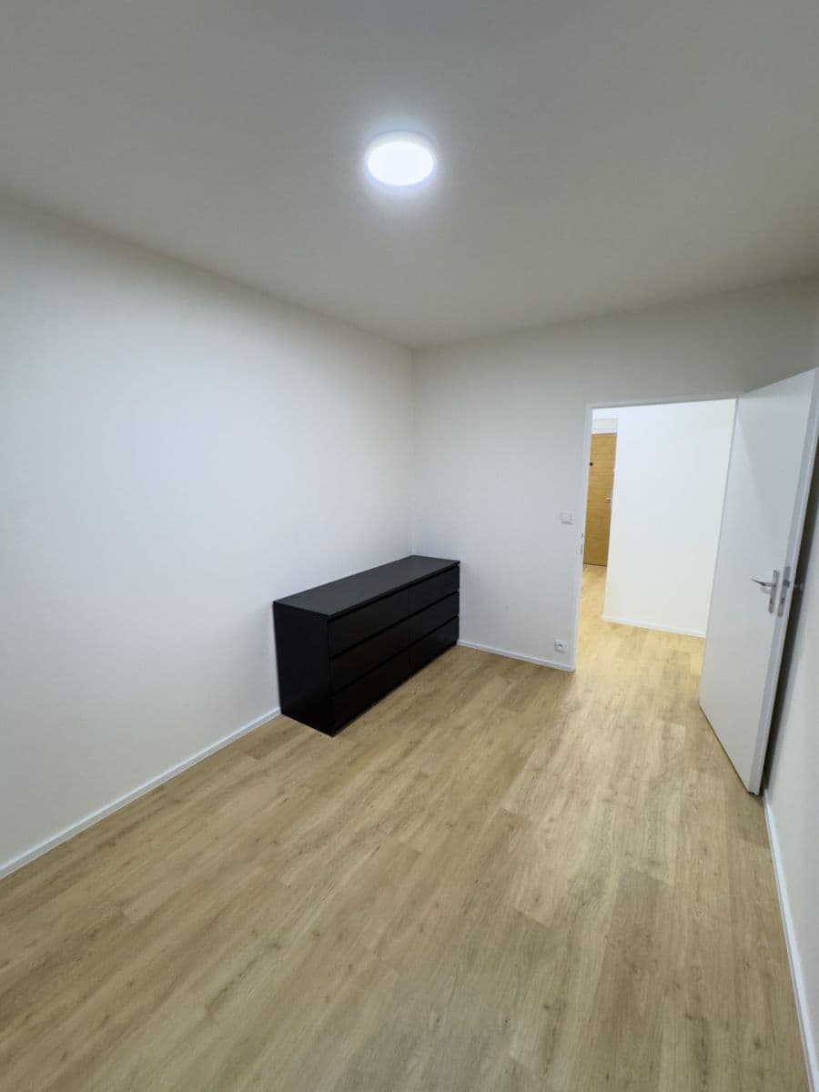 Pronájem bytu 2+kk 42 m², Ciolkovského, Praha, Praha Pronájem bytu 2+kk 42 m², Ciolkovského, Praha, Praha