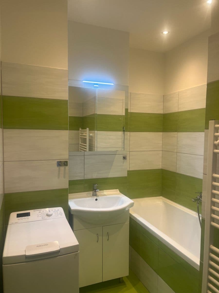 Pronájem bytu 2+kk 44 m², Donská, Praha, Praha Pronájem bytu 2+kk 44 m², Donská, Praha, Praha