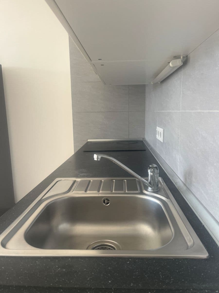 Pronájem bytu 2+kk 44 m², Donská, Praha, Praha Pronájem bytu 2+kk 44 m², Donská, Praha, Praha