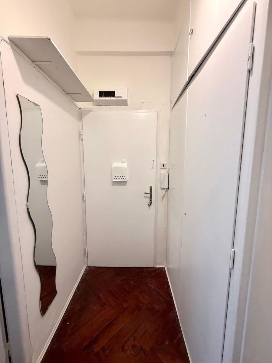 Pronájem bytu 1+kk 32 m², Slezská, Praha, Praha Pronájem bytu 1+kk 32 m², Slezská, Praha, Praha