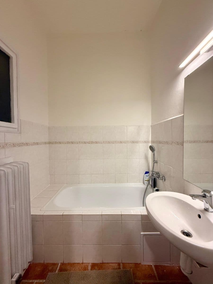 Pronájem bytu 1+kk 32 m², Slezská, Praha, Praha Pronájem bytu 1+kk 32 m², Slezská, Praha, Praha