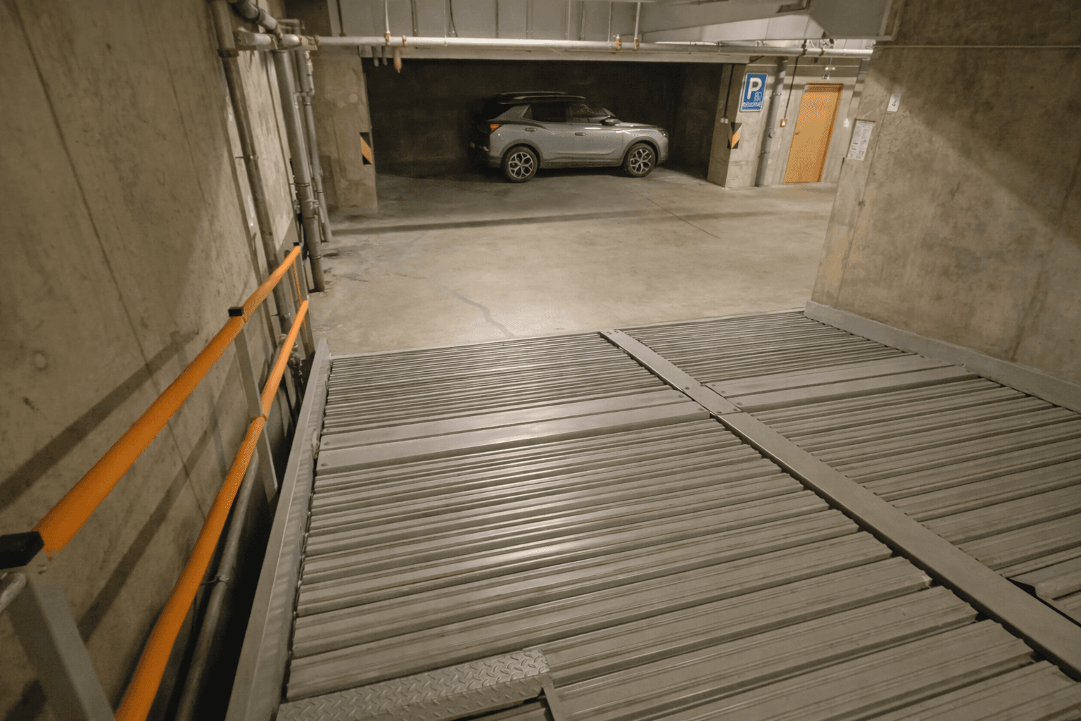 Pronájem garáže 12 m², Františka Kadlece, Praha, Praha Pronájem garáže 12 m², Františka Kadlece, Praha, Praha